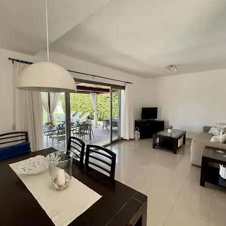 Menorcahome 14 Villa Cala 'n Bosch