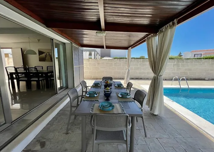 Menorcahome 14 קאלאן בוש